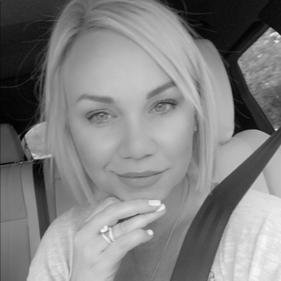 Meet your Posher, Sarah - Picture 1 of 1